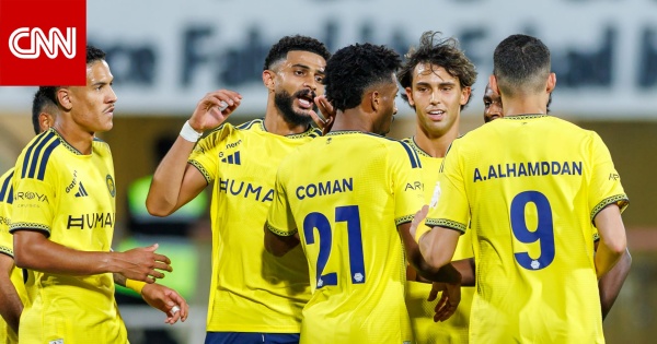 تصرف لافت من لاعبي النصر مع حارسهم بعد هفواته في لقاء الاتفاق تصرف لافت من لاعبي النصر مع حارسهم بعد هفواته في لقاء الاتفاق
