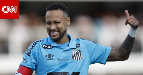 الدوري البرازيلي نيمار يفاجئ طفلا من جماهير المنافس ويبكيه فرحا