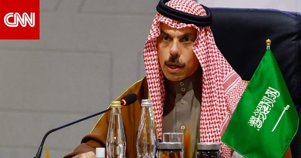 وزير خارجية السعودية يعلق وسط جدل أي الدول الخليجية ستمول إعادة بناء إيران