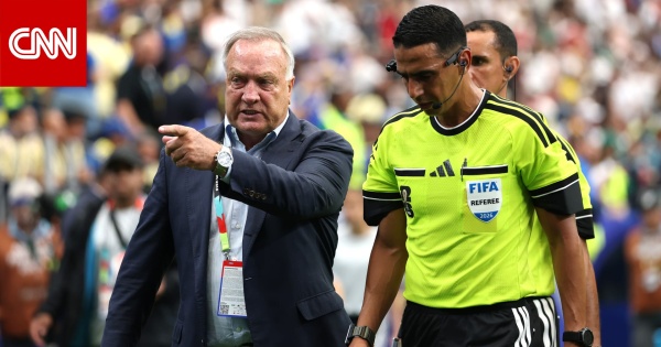 لقطة مونديالية بكاء ديك أدفوكات بعد تسجيل منتخب كوراساو هدف ا تاريخي ا لقطة مونديالية بكاء ديك أدفوكات بعد تسجيل منتخب كوراساو هدف ا تاريخي ا