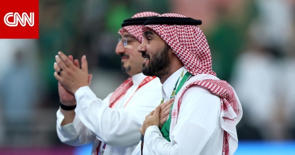 السعودية تفاعل على فيديو احتفال وزير الرياضة بهدف العمري أمام أوروغواي السعودية تفاعل على فيديو احتفال وزير الرياضة بهدف العمري أمام أوروغواي
