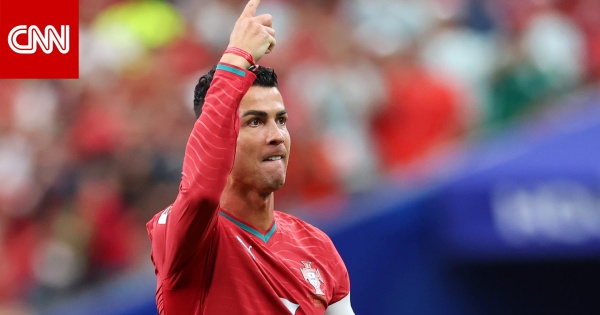 كأس العالم تصرف غير متوقع من رونالدو بعد سؤاله عن أهداف ميسي كأس العالم تصرف غير متوقع من رونالدو بعد سؤاله عن أهداف ميسي