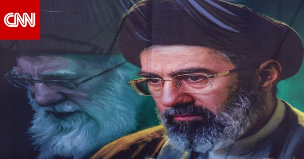 بيان للمرشد الأعلى الإيراني بعد دفن ولده علي خامنئي بيان للمرشد الأعلى الإيراني بعد دفن ولده علي خامنئي