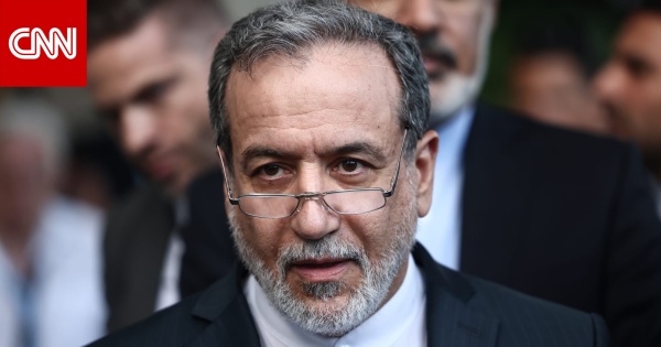بمقولة منسوبة إلى عمر بن الخطاب علاء مبارك يعل ق على التعاطف مع إيران وتصريح عراقجي بعد مسيرة دمياط