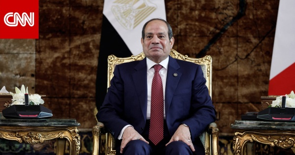 هدايا تذكارية ومأدبة غداء إليك تفاصيل استقبال السيسي للاعبي منتخب مصر هدايا تذكارية ومأدبة غداء إليك تفاصيل استقبال السيسي للاعبي منتخب مصر