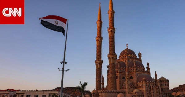 مصر رأي ابن باز بالصلاة على النبي محمد جماعة مع استمرار الجدل