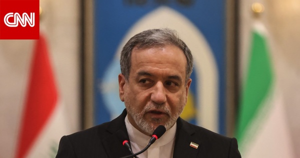 وجه تحذيرا لأمريكا وزير خارجية إيران يجري اتصالات مع نظيره السعودي وقائد الجيش الباكستاني