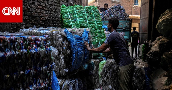 مصر أزمة بسبب ماكينات جمع الكانز وساويرس يوجه انتقاد ا لنقيب عاملي النظافة