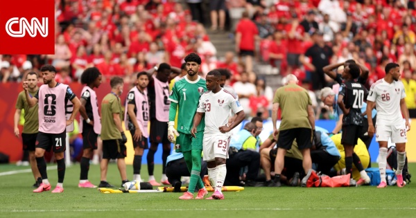 لقطة مونديالية لاعب قطري يشعر بالصدمة والندم بعدما تسبب بإصابة خطيرة لنجم كندا لقطة مونديالية لاعب قطري يشعر بالصدمة والندم بعدما تسبب بإصابة خطيرة لنجم كندا