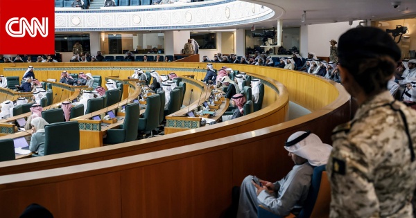 الكويت تقارير عن القبض على النائب السابق صالح عاشور وشقيقه والداخلية ترد الكويت تقارير عن القبض على النائب السابق صالح عاشور وشقيقه والداخلية ترد