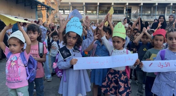طلاب غزة يعودون للدراسة بين الخيام والركام بعد سنوات الحرب طلاب غزة يعودون للدراسة بين الخيام والركام بعد سنوات الحرب