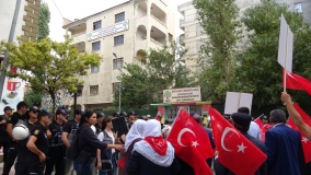 another family joins anti pkk protest in van
