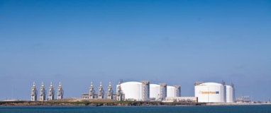 buyers scramble to lock in long term lng contracts in 2022
