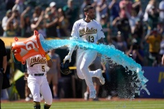 angels lose on walk off homer in oakland in first game of doubleheader