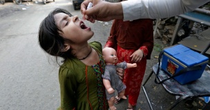 gunmen in northwest pakistan kill polio worker two policemen