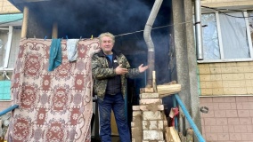 photos a bakhmut dans le donbass les habitants determines endurent des bombardements incessants
