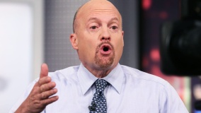 cramer s week ahead retail giants report earnings stay away from toxic stocks