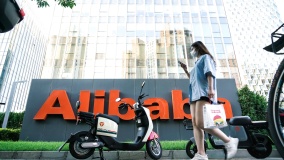 alibaba pledges 1 billion to cloud computing customers to reignite growth