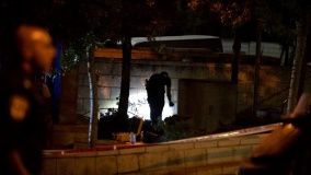 8 wounded in jerusalem after gunman opens fire
