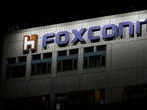 20 000 hires left apple supplier foxconn s chinese cus source