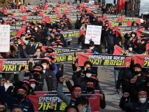 south korea s yoon warns of crackdown on trucker strike
