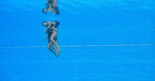photos dramatic images show u s coach saving swimmer at world chionships