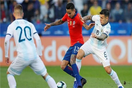 انطلاق مباراة الأرجنتين وتشيلي في تصفيات المونديال 