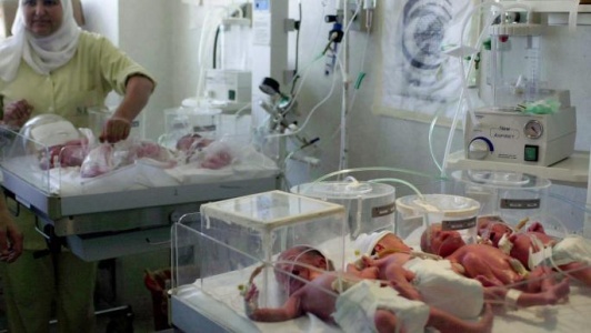 العمليات القيصرية... مصر توجّه الأطباء نحو الولادة الطبيعية