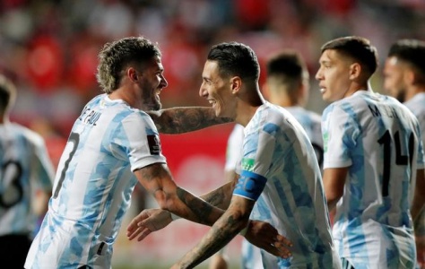 المنتخب الأرجنتيني يعود بنقاط الفوز من أرض تشيلي