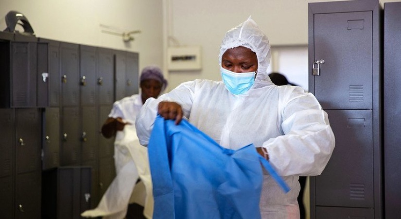 كوفيد-19: دولتا بوتسوانا وجنوب أفريقيا تمثلان 62% من حالات الإصابة بأوميكرون في العالم