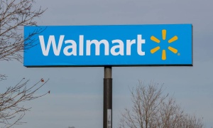 Walmart’s 4-Tier Corner Ladder Bookshelf Is a ‘Small Space Must-Have’ That Looks ‘Expensive’