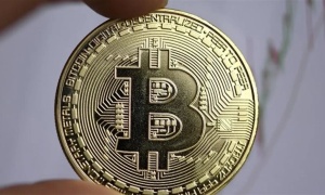 بدعم الصناديق الاستثمارية.. البيتكوين تقترب من 80 ألف دولار