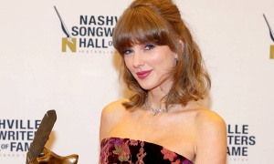 Taylor Swift Wore a $2.4 Million Diamond Necklace for a Historic Night and the Carat Count Is Insane