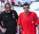 يوسف بلعمري يظهر بعكازين خلال سفر الأهلي إلى برشلونة صورة