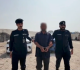 كبس مركبة وإبعاد قائدها لإلقائه مخلفات تتسبب في قذارة الطريق بالجابرية