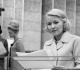 1950 romantic ballad by a legendary singer who originally wanted to be a painter was her first of many no 1 hits