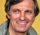 alan alda was discouraged from writing this m a s h episode
