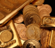 الذهب يتراجع وهذا سعر الأونصة اليوم