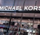 michael kors outlet is selling a chic 498 tote bag for just 75 and shoppers say it s absolutely perfect