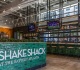 i tried shake shack s bold new bbq menu and it s the perfect ode to summer