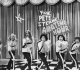 barry williams performs brady bunch classic with 90s rock legends