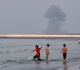 iran war live us launches more attacks uae says 1 killed in tanker strike