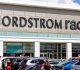 nordstrom rack is selling a chic marc jacobs shoulder bag for 48 off and it s available in 3 stunning colors