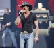 tim mcgraw s daughters couldn t keep it together in rare family performance