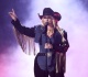 queen of country stuns fans with jealousy inducing surprise appearance