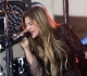 kelly clarkson blessed fans with fun version of old classic