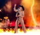 country queen s epic performance brings fans to tears simply beautiful