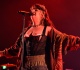 messy artist lola young delivers a powerful message about confidence everyone needs to hear